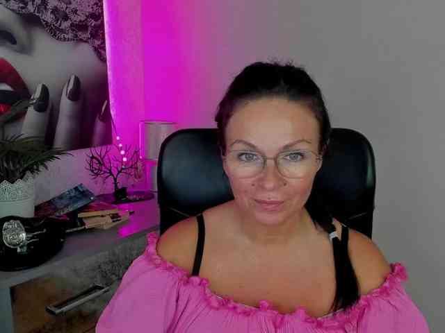 HelenSHOW1 webcam