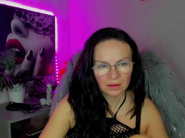 HelenSHOW1 webcam