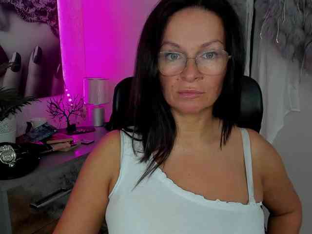 HelenSHOW1 webcam