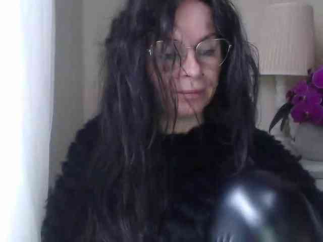 HelenSHOW1 webcam