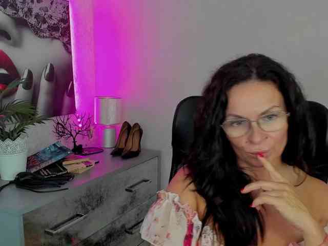 HelenSHOW1 webcam