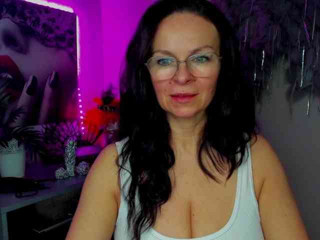 HelenSHOW1 webcam