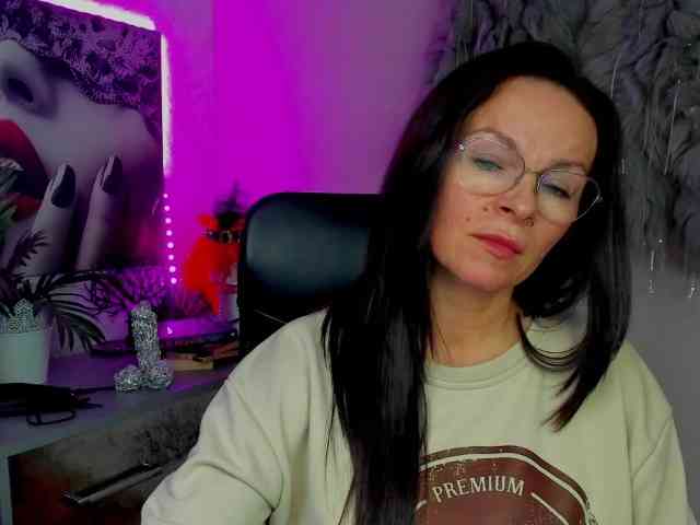 HelenSHOW1 webcam