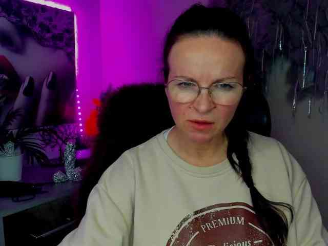 HelenSHOW1 webcam