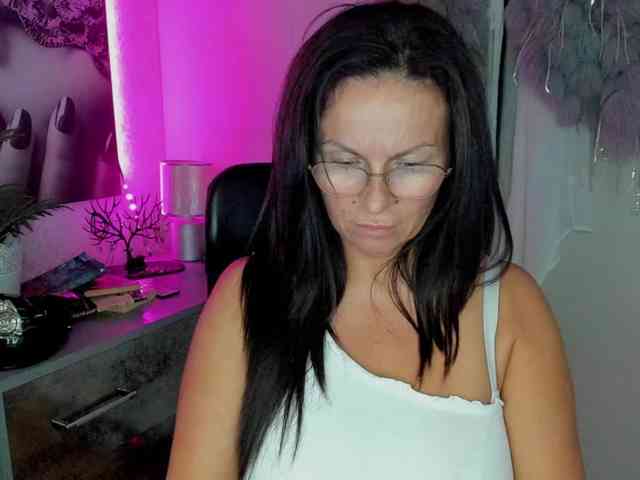 HelenSHOW1 webcam