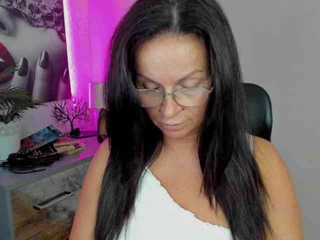 HelenSHOW1 webcam