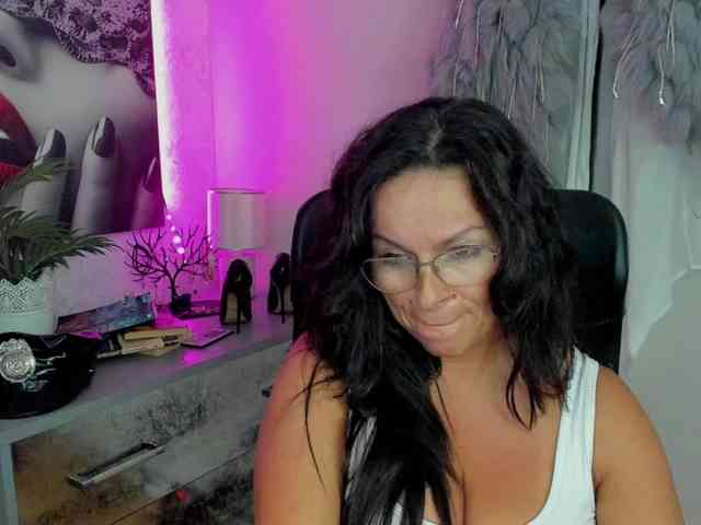 HelenSHOW1 webcam