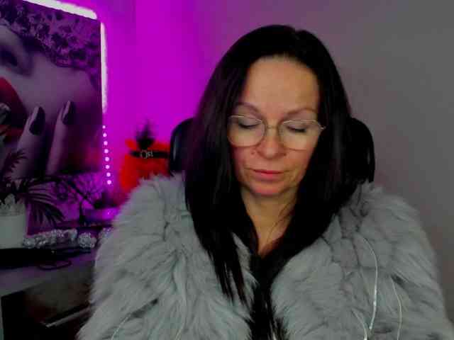 HelenSHOW1 webcam