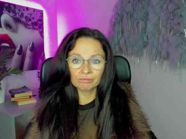 HelenSHOW1 webcam
