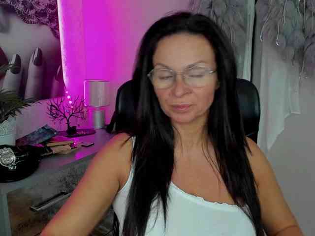 HelenSHOW1 webcam