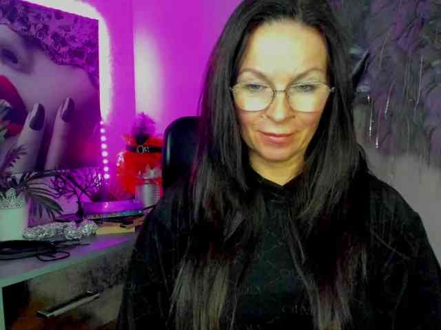 HelenSHOW1 webcam
