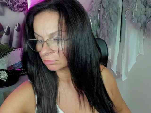 HelenSHOW1 webcam