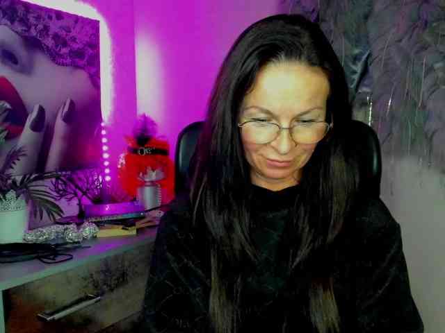 HelenSHOW1 webcam