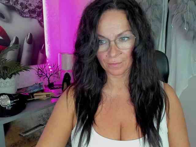 HelenSHOW1 webcam