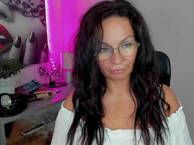 HelenSHOW1 webcam