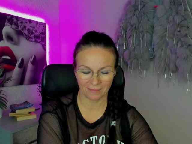HelenSHOW1 webcam