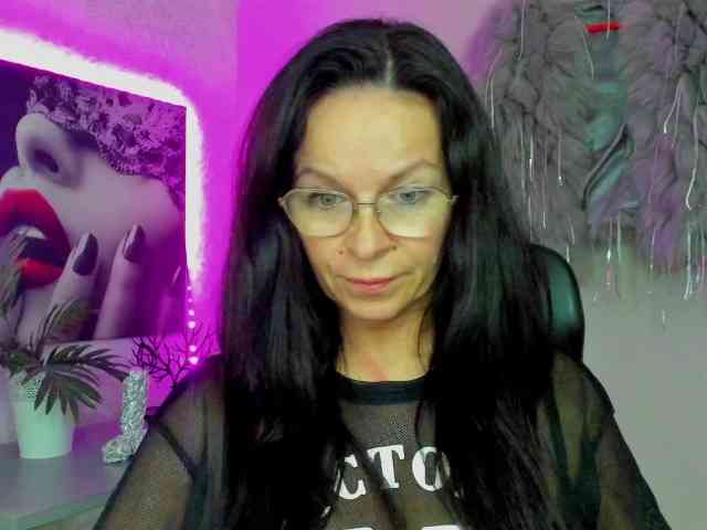 HelenSHOW1 webcam
