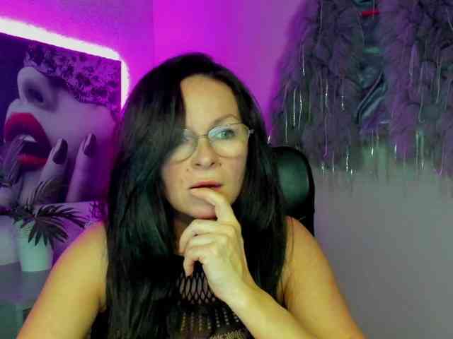 HelenSHOW1 webcam