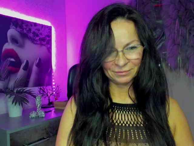 HelenSHOW1 webcam