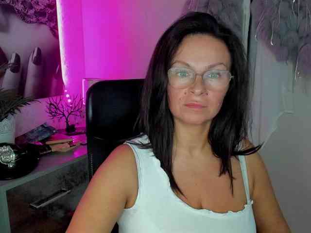 HelenSHOW1 webcam