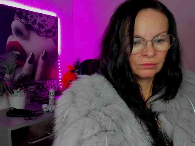HelenSHOW1 webcam