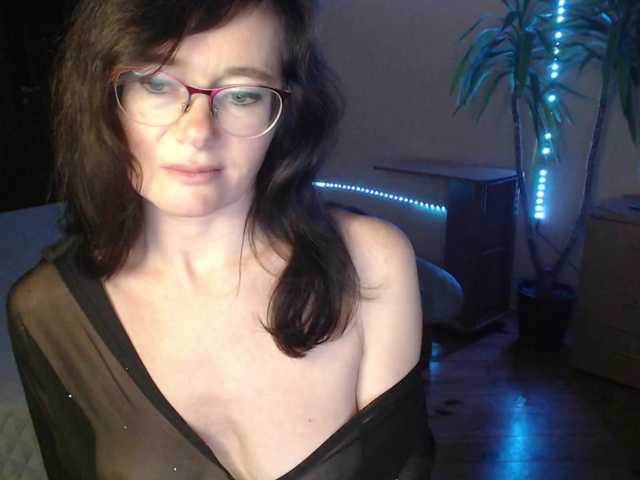 VioricaRoss's BongaCams show and profile