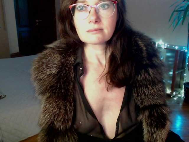 VioricaRoss — Naked in private, no squirting. No meetings.Tips only in the general chat. Insults and discussion of politics will result in a ban.