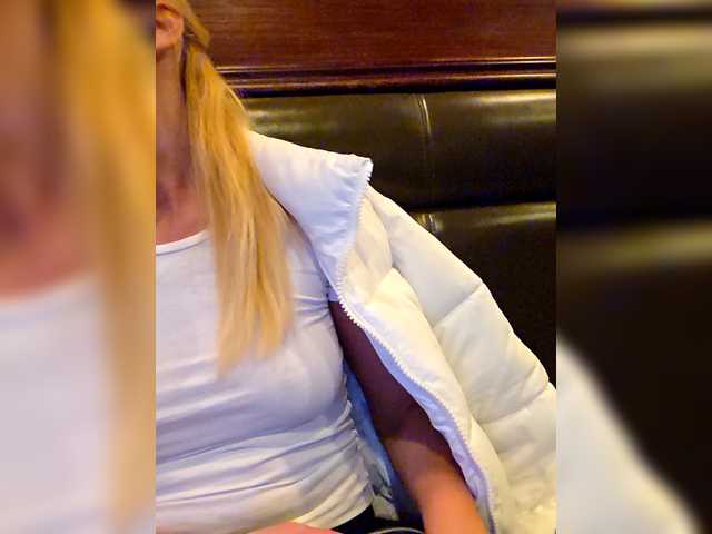 BaditaLuna's BongaCams show and profile