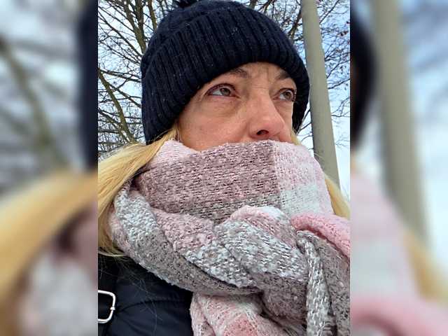 BaditaLuna's BongaCams show and profile