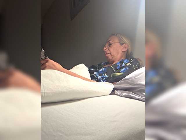 BaditaLuna's BongaCams show and profile