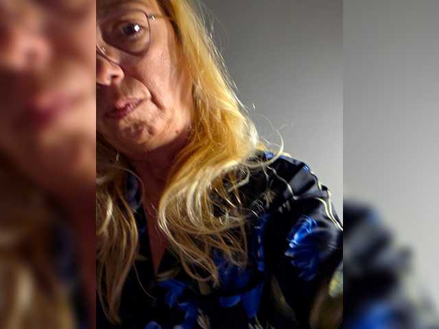 BaditaLuna's BongaCams show and profile