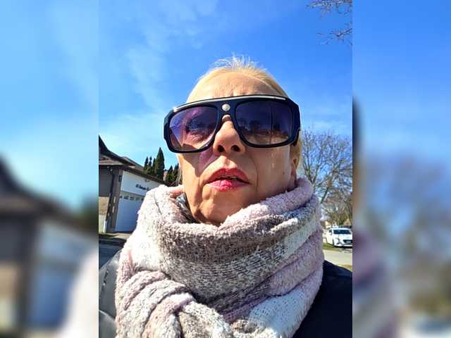 BaditaLuna's BongaCams show and profile