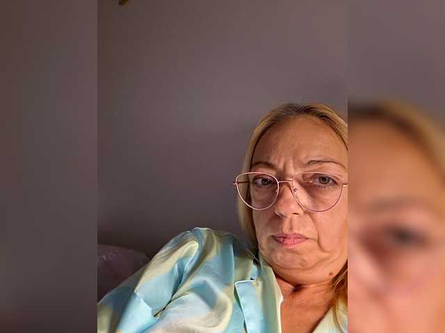 BaditaLuna's BongaCams show and profile