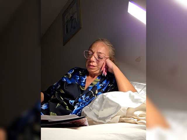 BaditaLuna's BongaCams show and profile