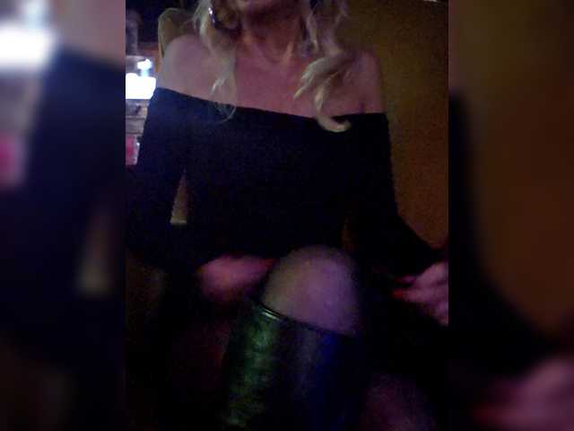 BaditaLuna's BongaCams show and profile