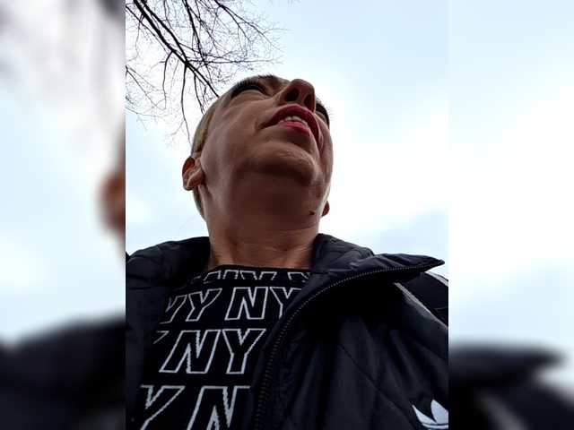 BaditaLuna's BongaCams show and profile