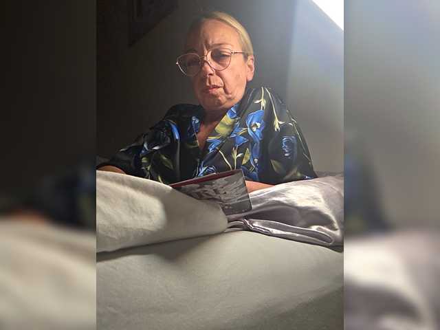 BaditaLuna's BongaCams show and profile