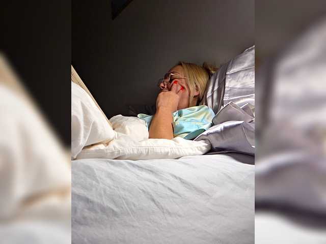 BaditaLuna's BongaCams show and profile