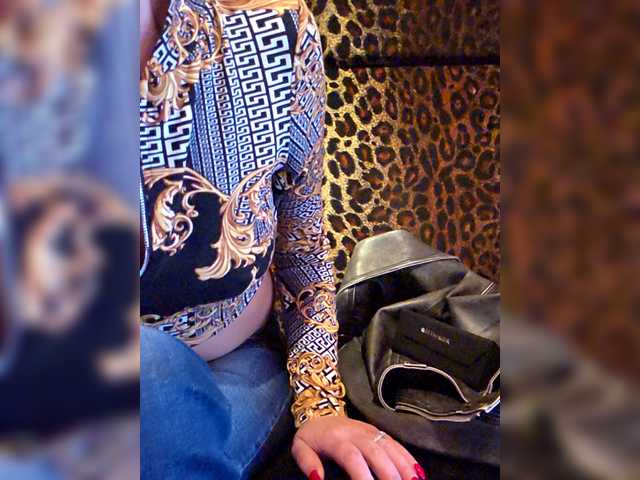 BaditaLuna's BongaCams show and profile