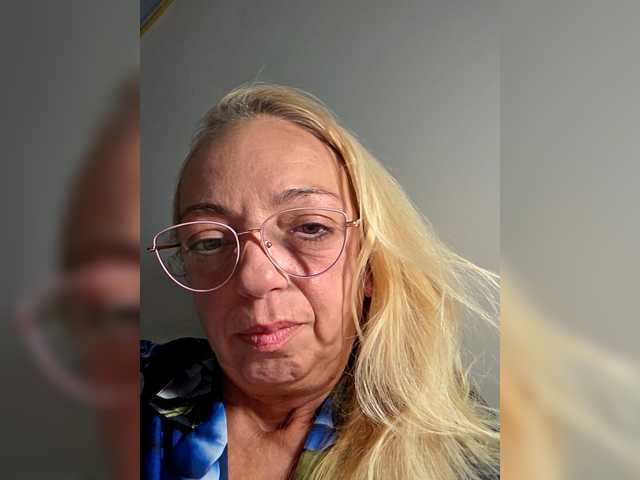 BaditaLuna's BongaCams show and profile