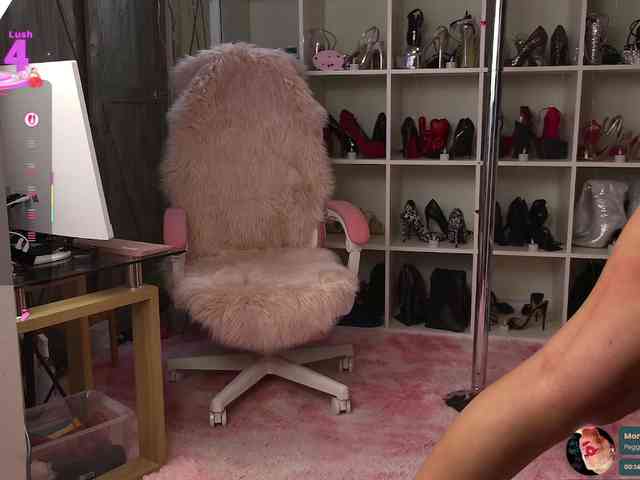 BaditaLuna Live Webcam on BongaCams