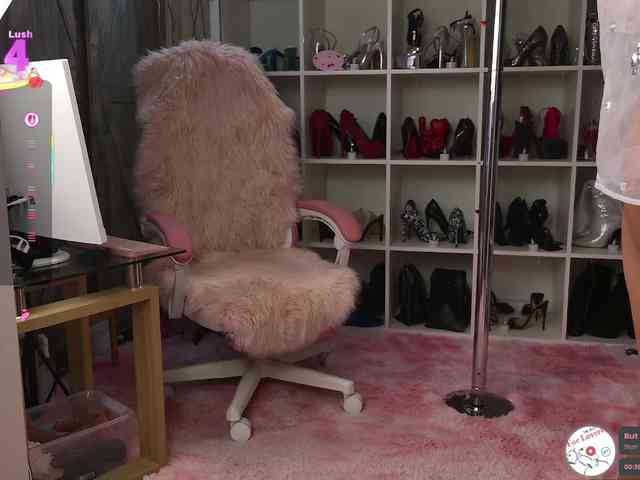 BaditaLuna Live Webcam on BongaCams