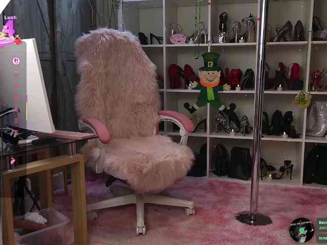 BaditaLuna Live Webcam on BongaCams