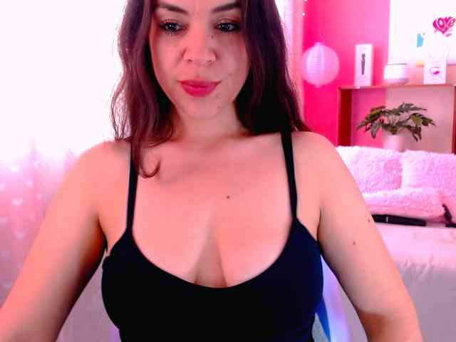 LATINGODDESS69 webcam