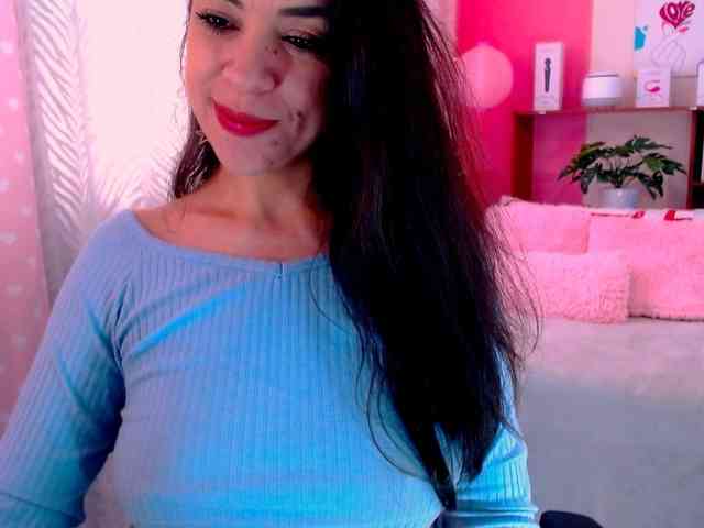 LATINGODDESS69 webcam