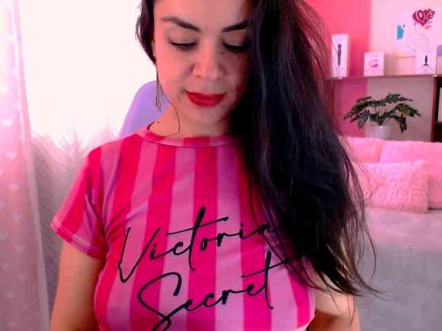 LATINGODDESS69 webcam