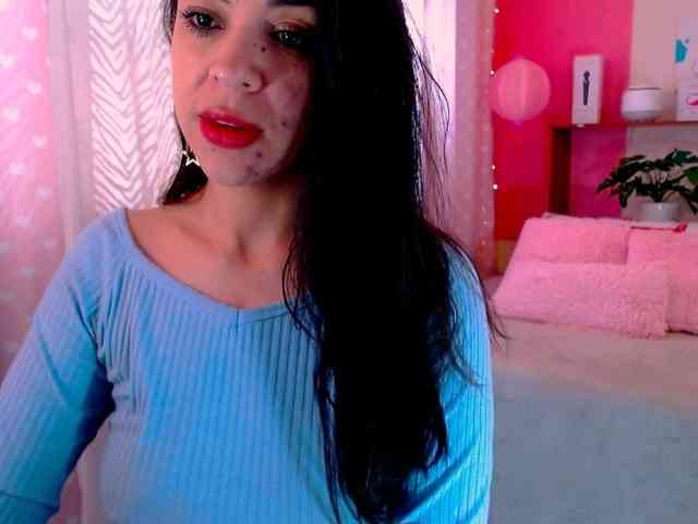 LATINGODDESS69 webcam