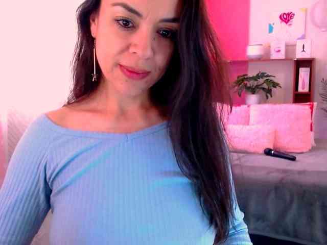 LATINGODDESS69 webcam