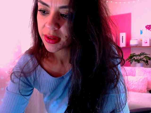 LATINGODDESS69 webcam