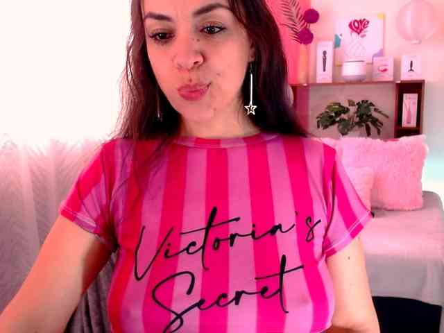 LATINGODDESS69 webcam